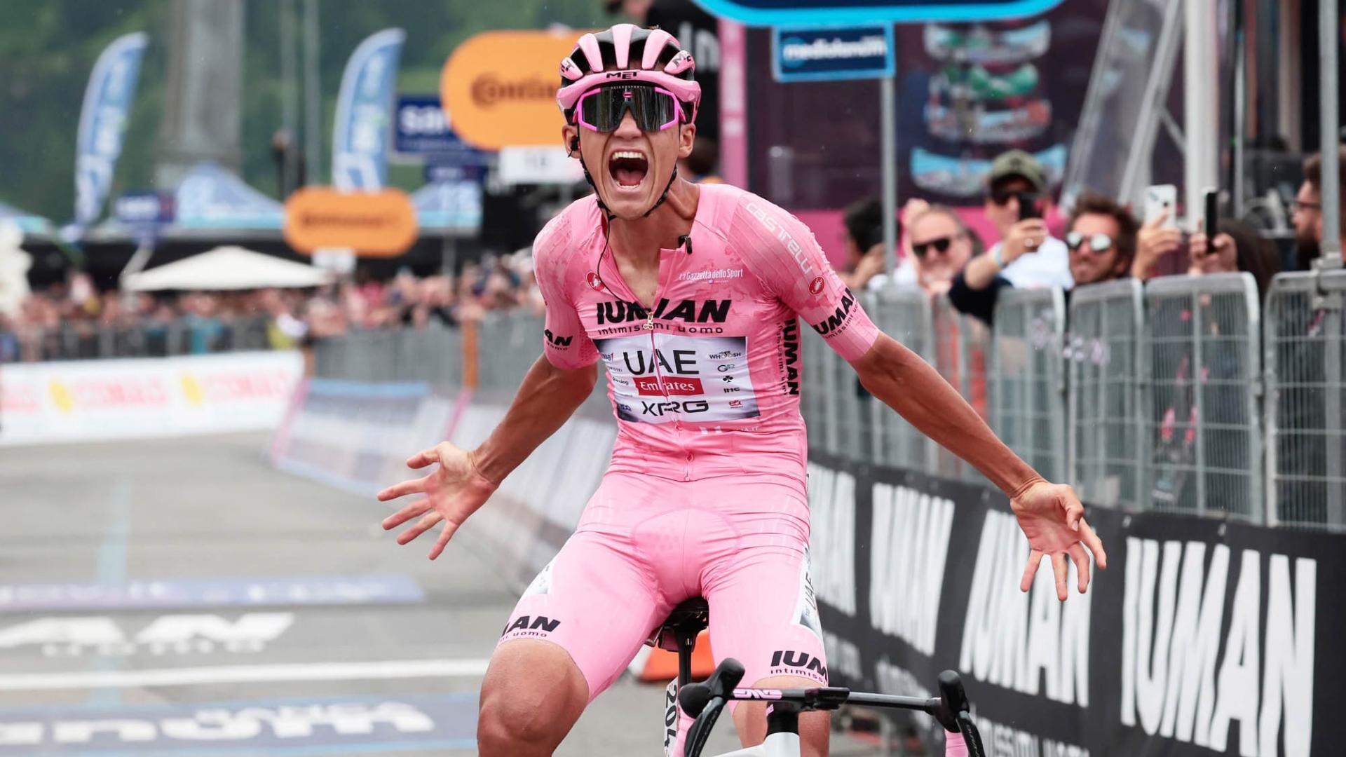 Růžový Mexičan Del Toro se triumfem v 17. etapě Gira přiblížil k celkovému vítězství!